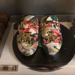 Steve Madden Embellished slides